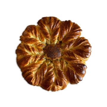 Brioche en fleur, cannelle et raisins secs